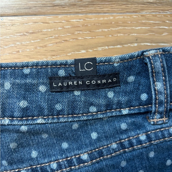 Lauren Conrad LC Distressed Polka Dot Denim Shorts - Size 4 - Picture 3 of 7